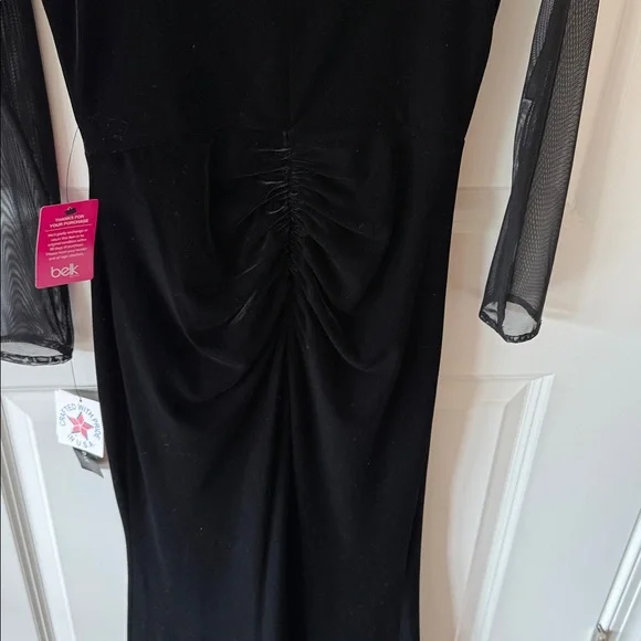 BETSY AND ADAM Black Velvet Long Sleeve Gown Dress - Picture 5 of 9